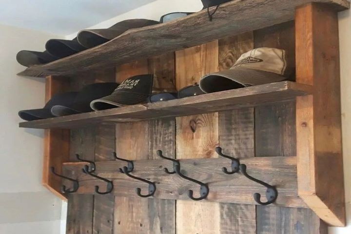 Hat rack for wall