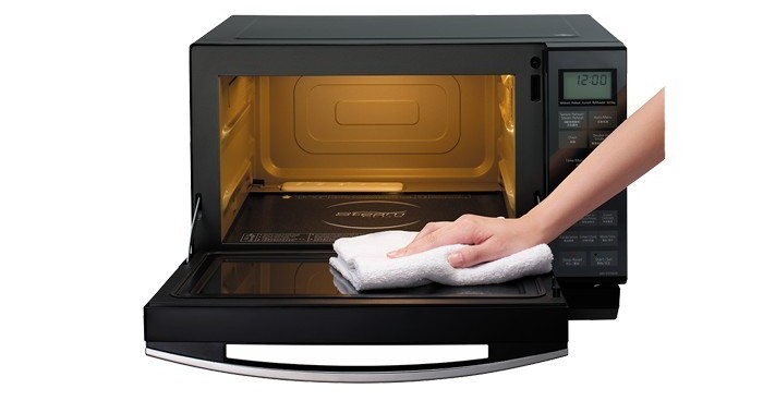 clean a microwave